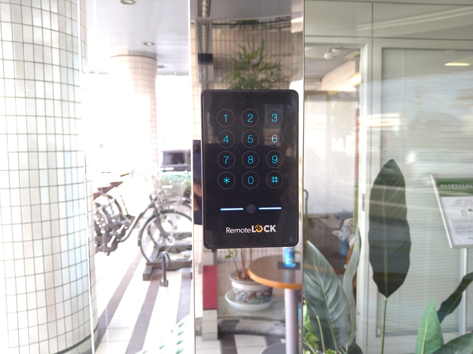 【施工例】リモートロック（Remote Lock）TOBIRA取付／ホテルエントランス kanai